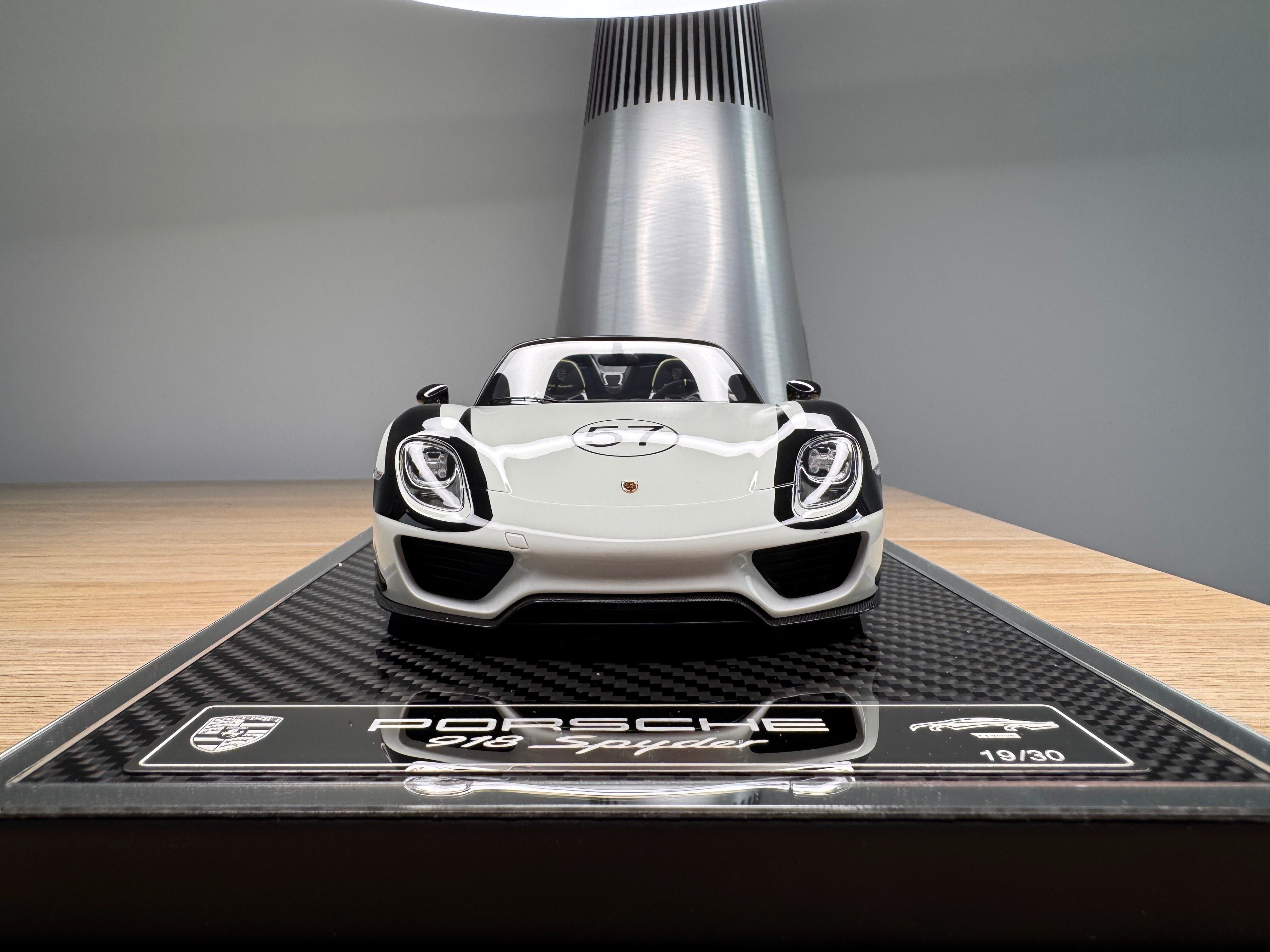 Porsche 918 Spyder - Luminous Green number 57 - 1:18