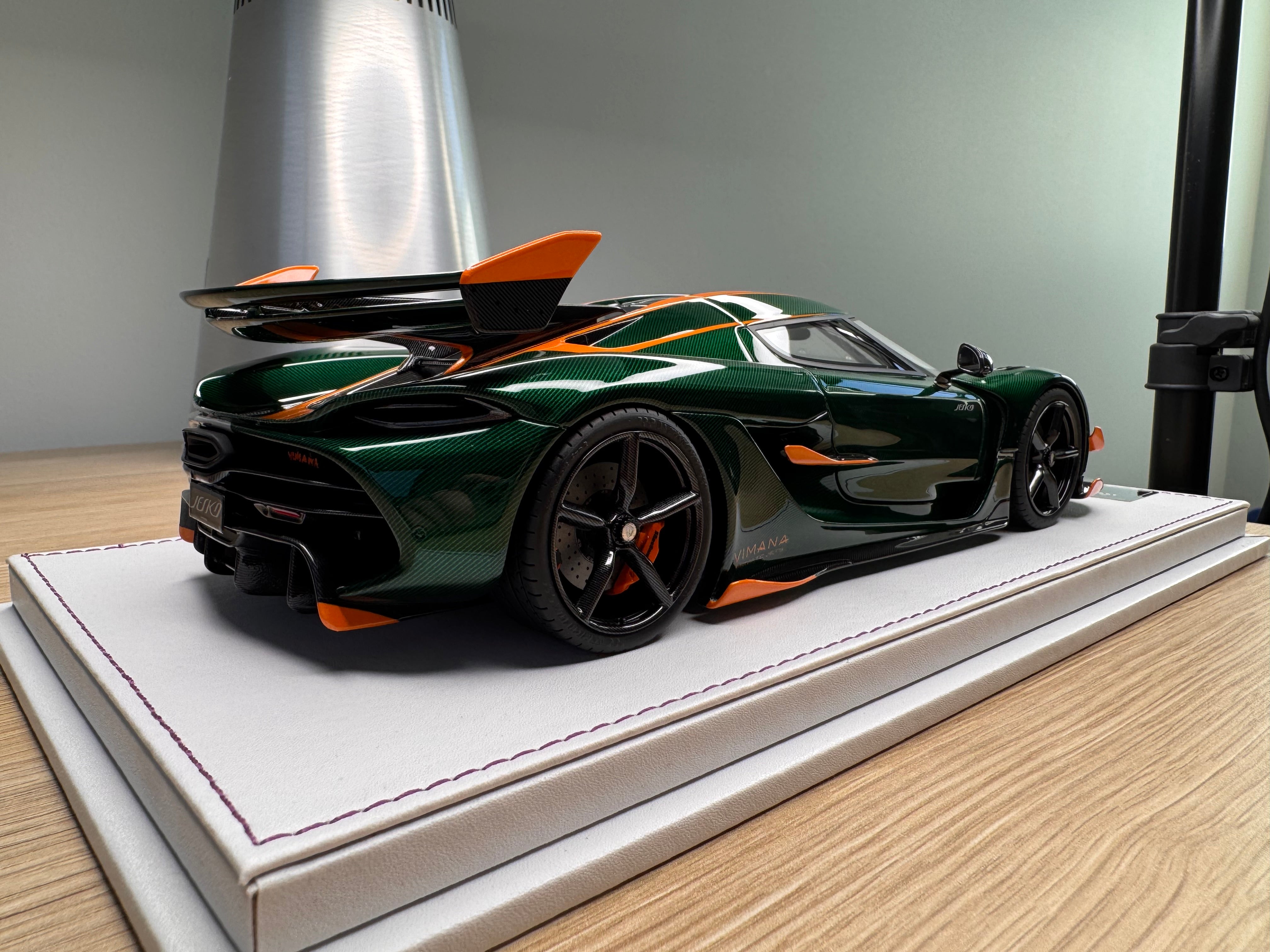 Koenigsegg Jesko PMC Special Project - 7317 Green Tinted Carbon - 1:18