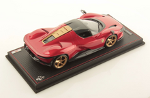 Load image into Gallery viewer, Ferrari Daytona SP3 - Rosso Magma MR Collection - 1:18
