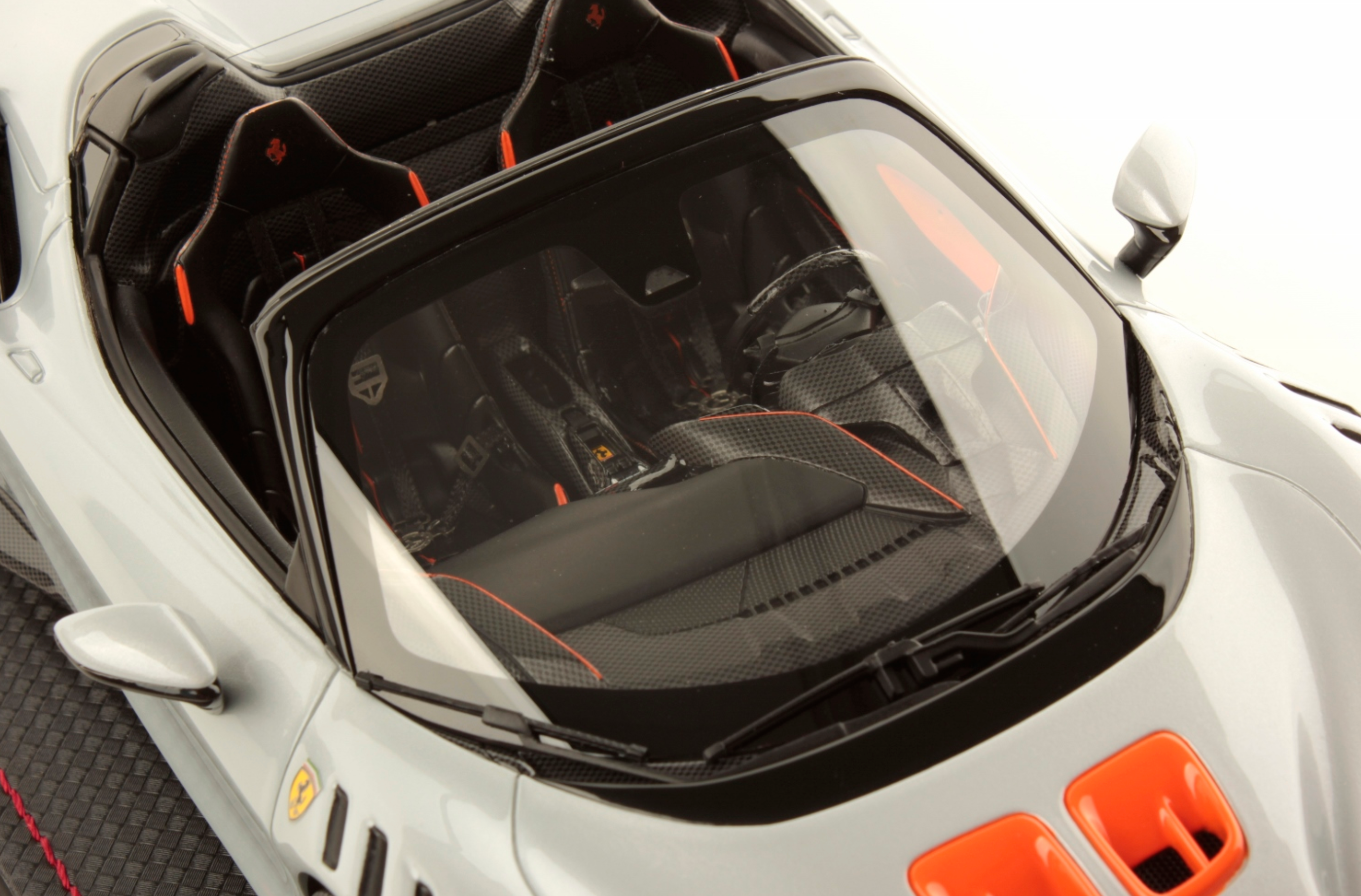 Ferrari SF90 XX Spider - Bianco Artico - 1:18