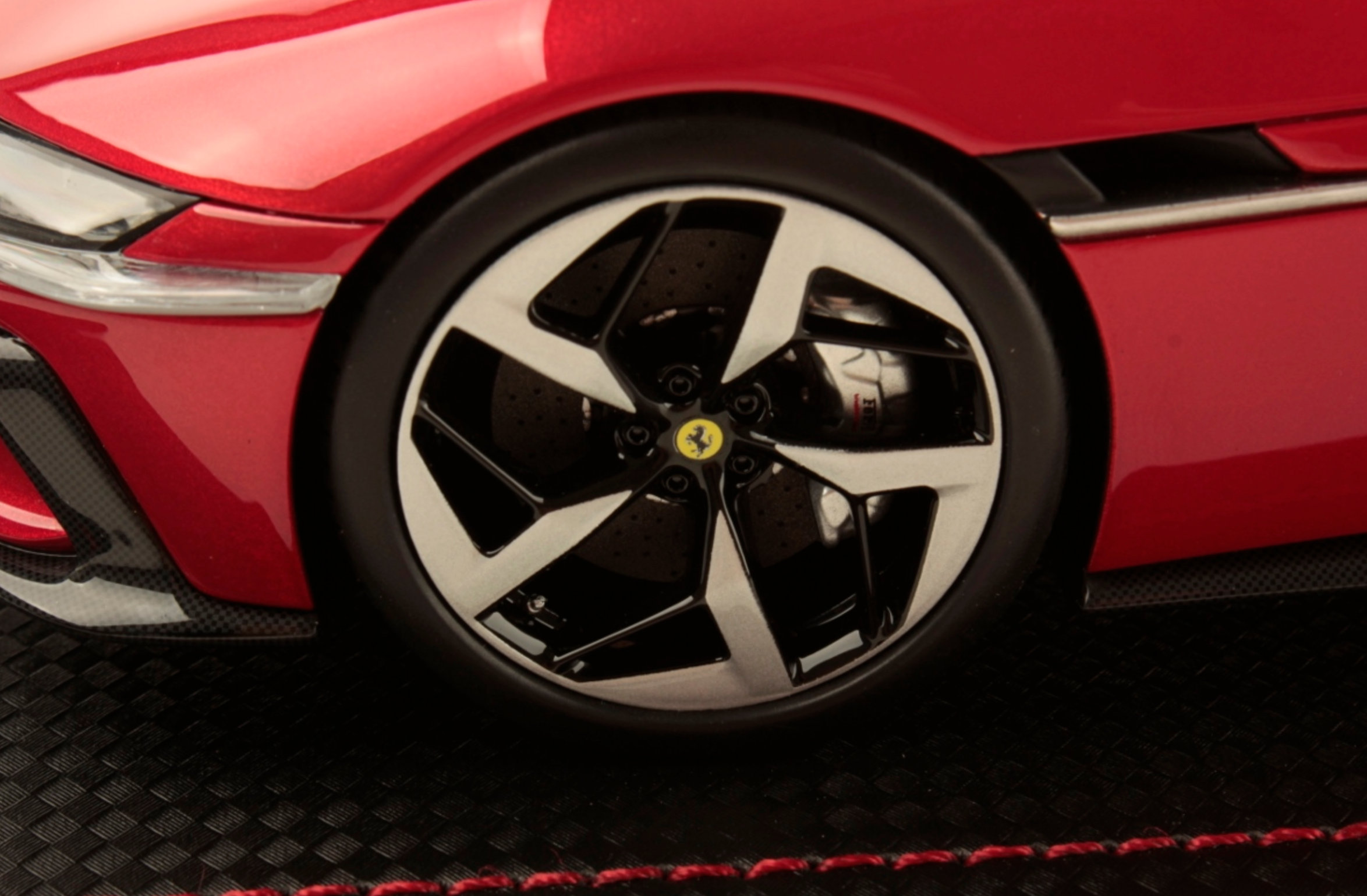 Ferrari 12 Cilindri - Rosso Magma LE99 - 1:18