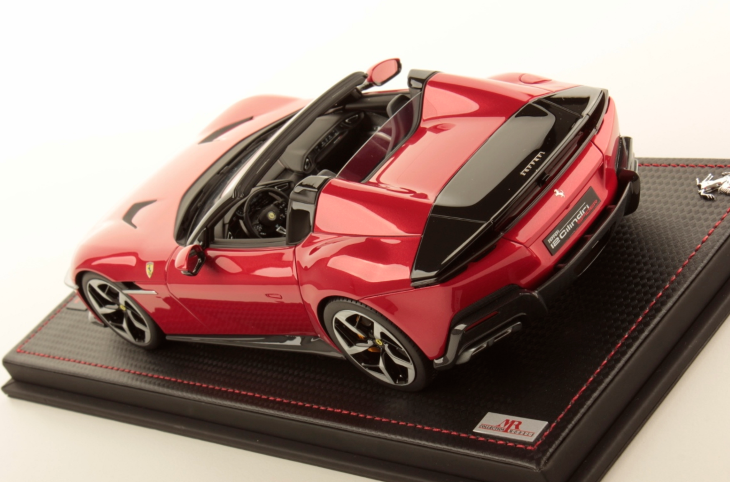 Ferrari 12 Cilindri Spider - Rosso Imola - 1:18