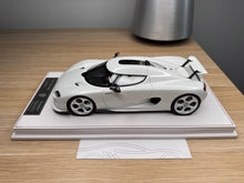 Load image into Gallery viewer, Koenigsegg CC850 PMC Special Project - crystal white #7519 Monterey Car Week - 1:18
