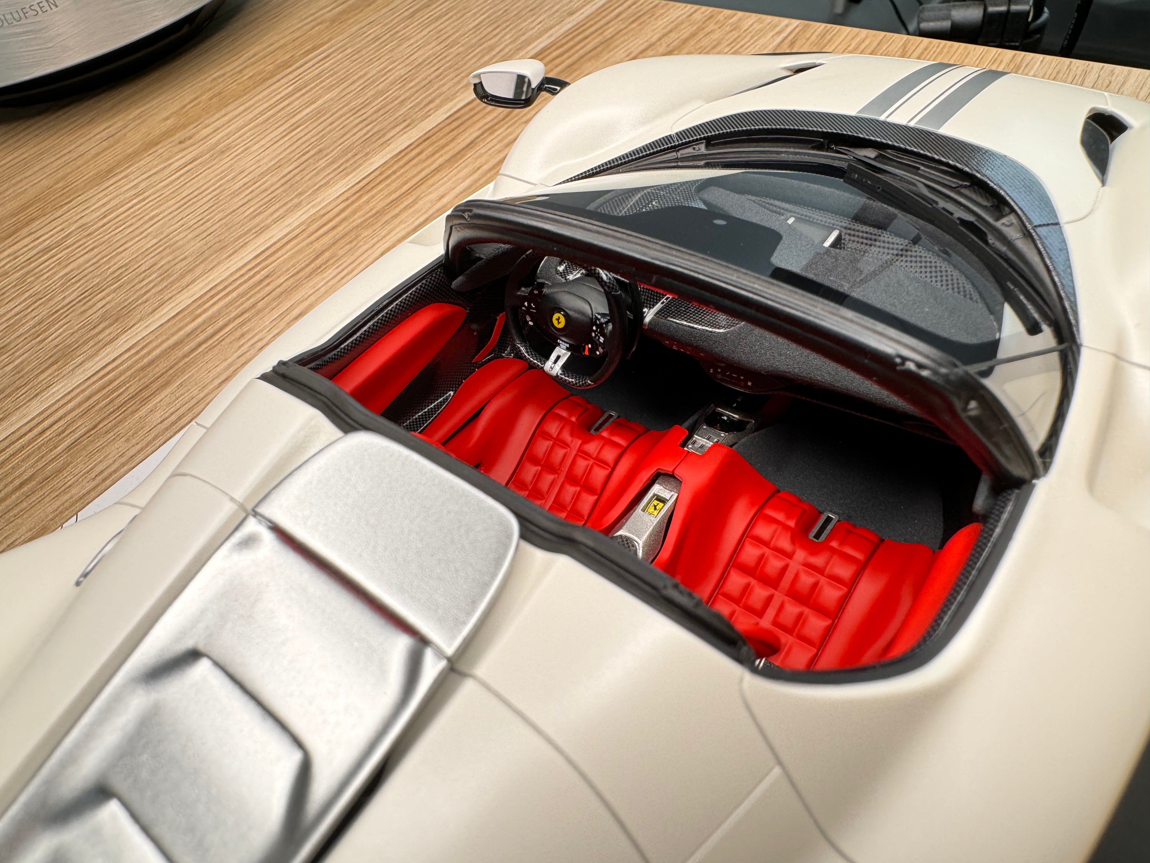 Ferrari Daytona SP3 - BBR Pearl White - 1:18