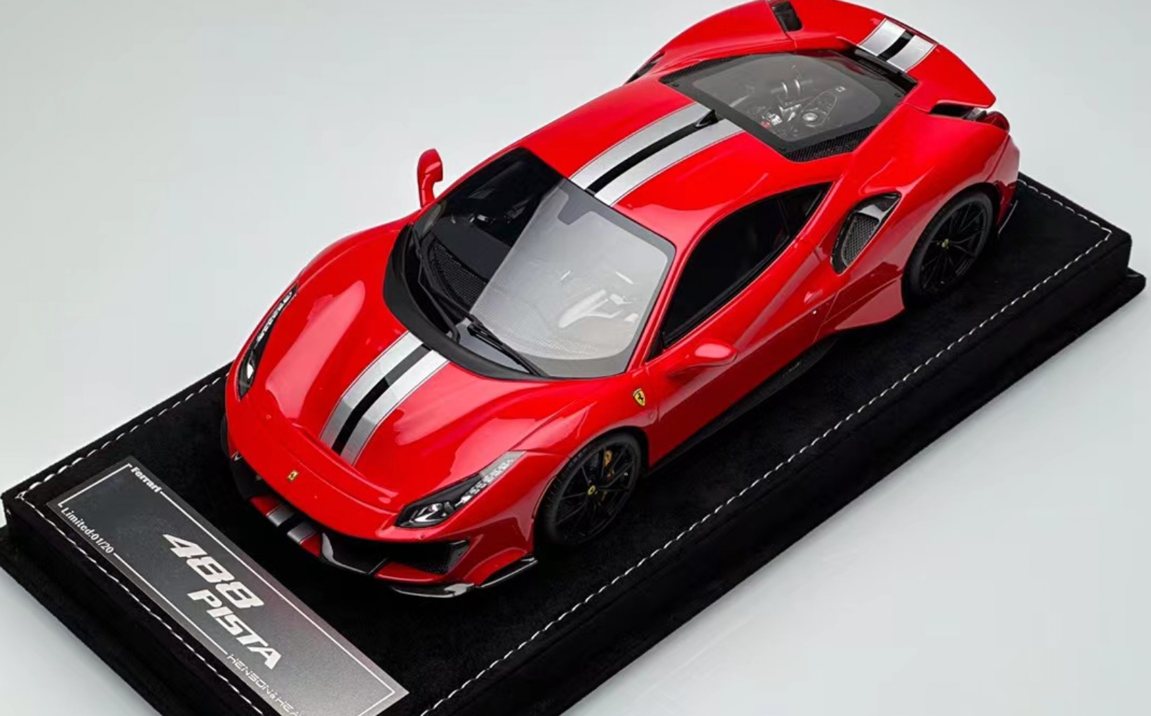 Ferrari 488 Pista - Rosso Corsa - 1:18