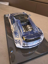 Load image into Gallery viewer, Bugatti Veyron Grand Sport Vitesse - L&#39;or Blanc - 1:18
