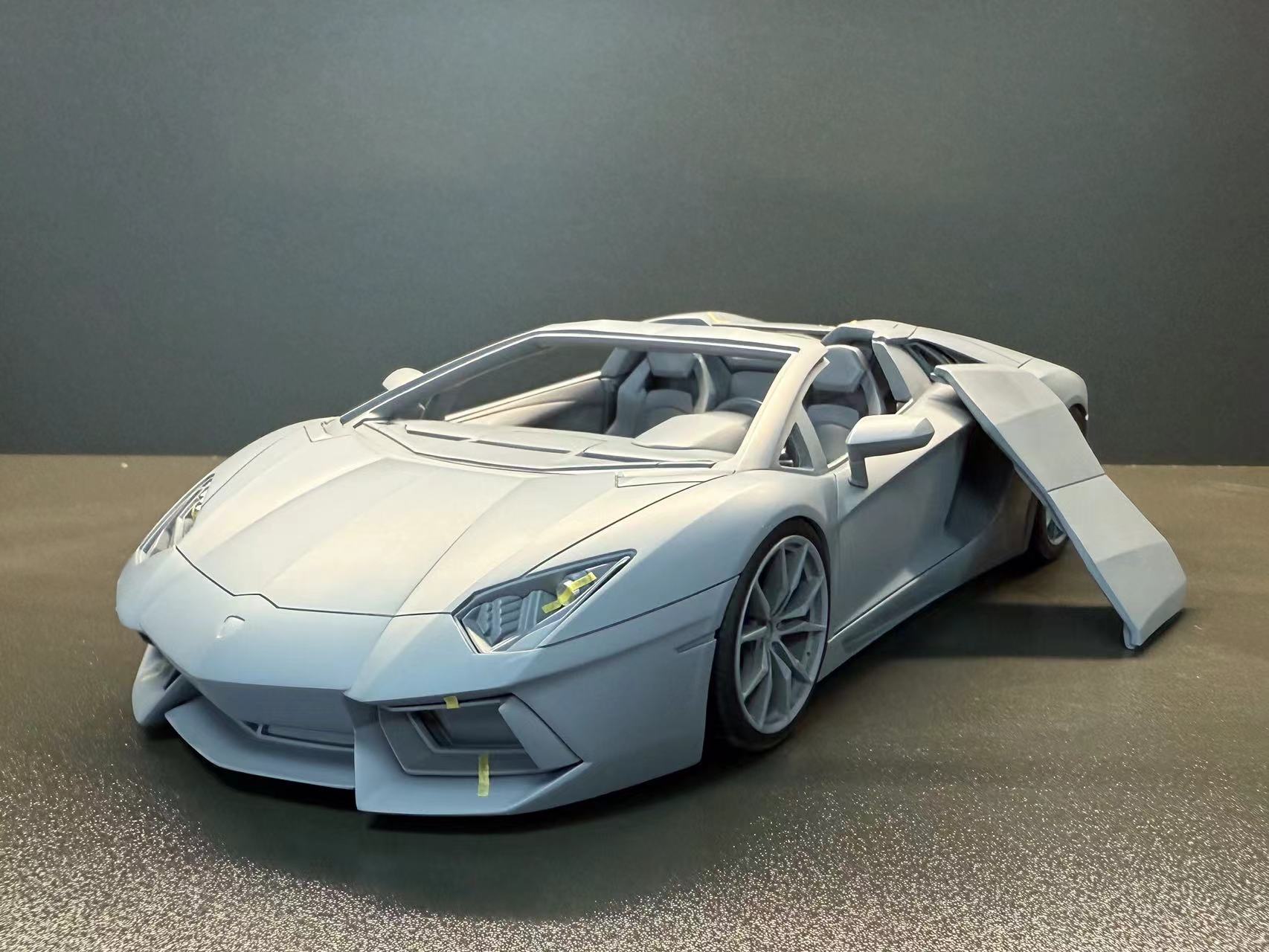 Lamborghini Aventador LP700-4 Roadster - select colour - 1:18