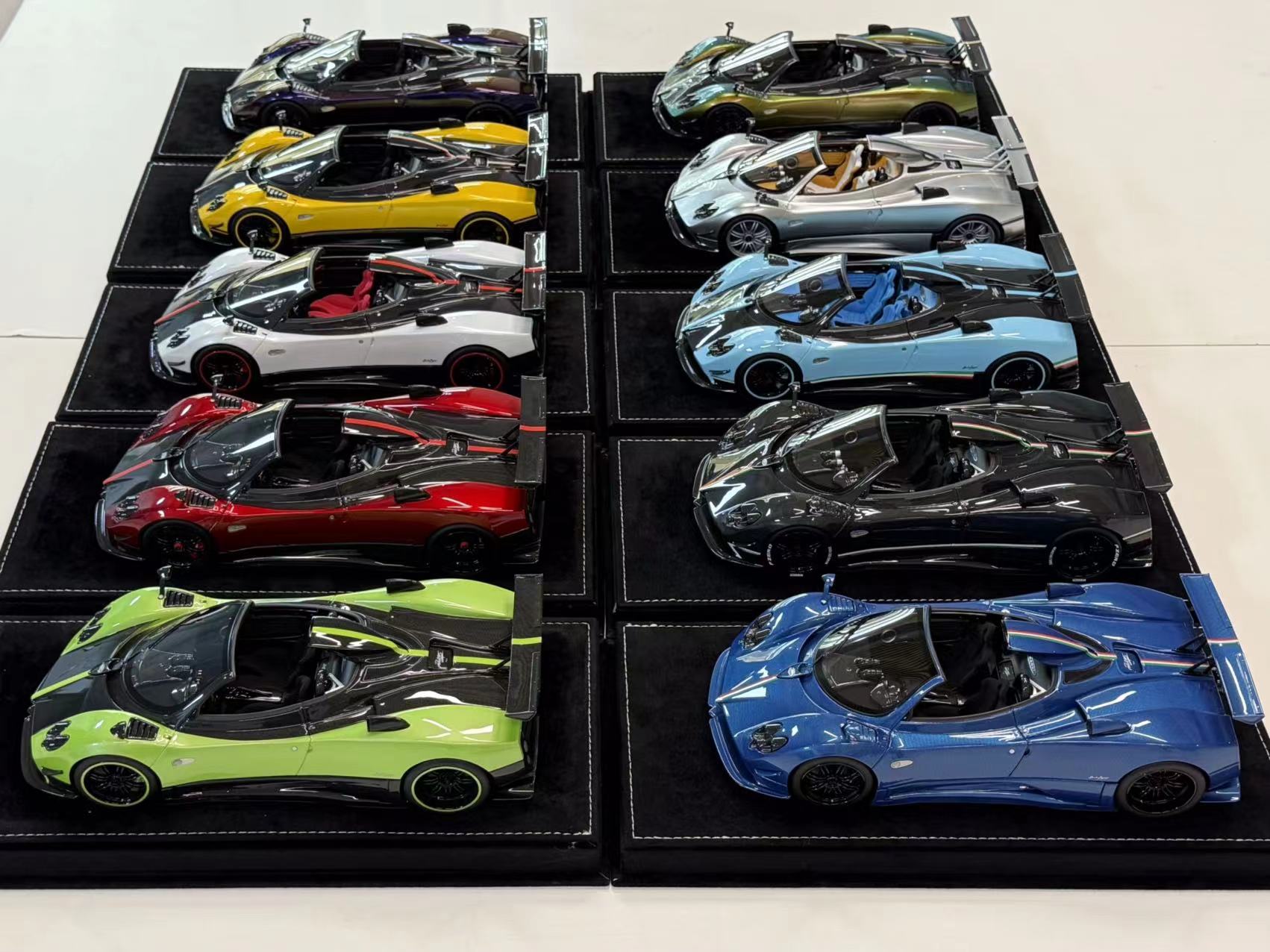 Pagani Zonda Cinque Roadster - select colour - 1:18