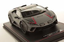 Load image into Gallery viewer, Lamborghini Huracan Sterrato - Grigio Vulcano - 1:18
