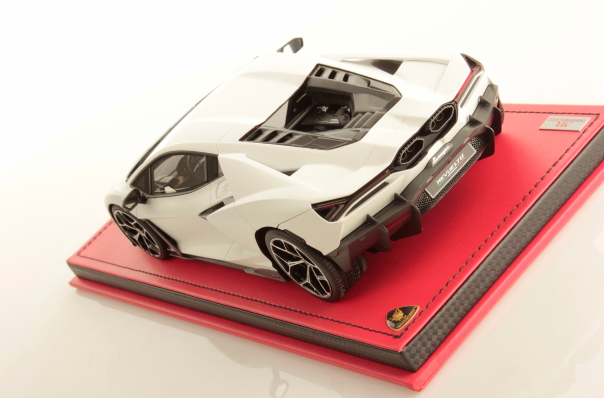 Lamborghini Revuelto - Bianco Siderale matte - 1:18
