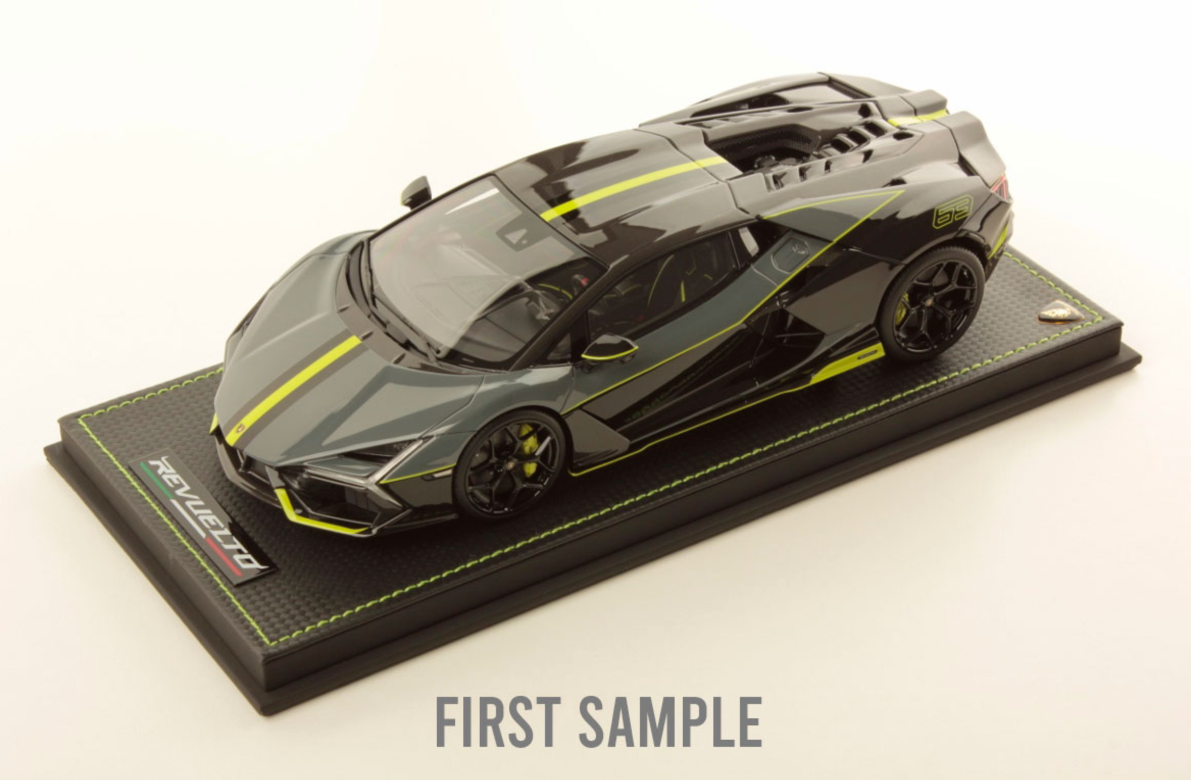 Lamborghini Revuelto - Grigio Telesto with Nero Noctis / Verde Scandal Livery - 1:18