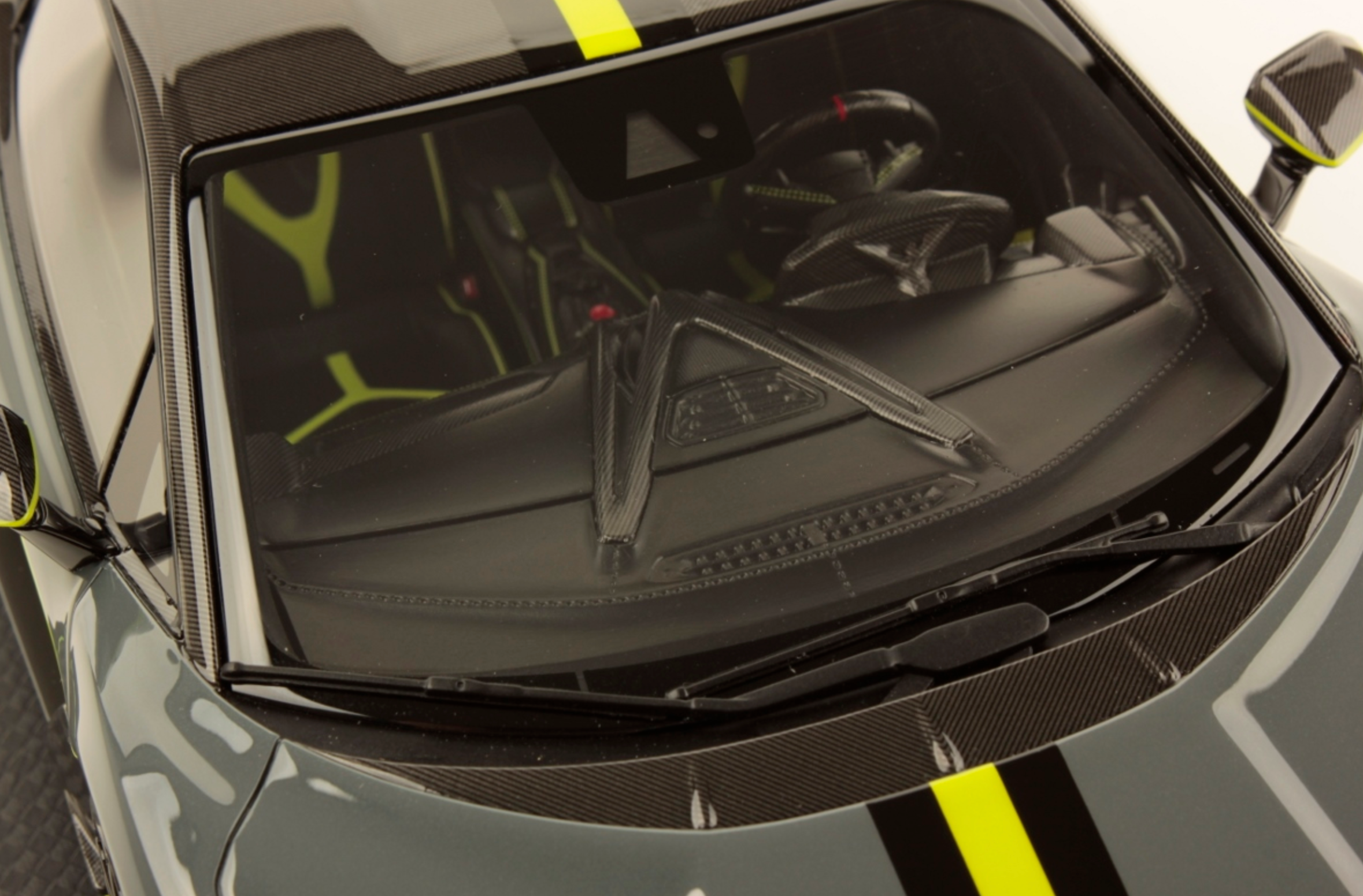 Lamborghini Revuelto - Grigio Telesto with Nero Noctis / Verde Scandal Livery - 1:18