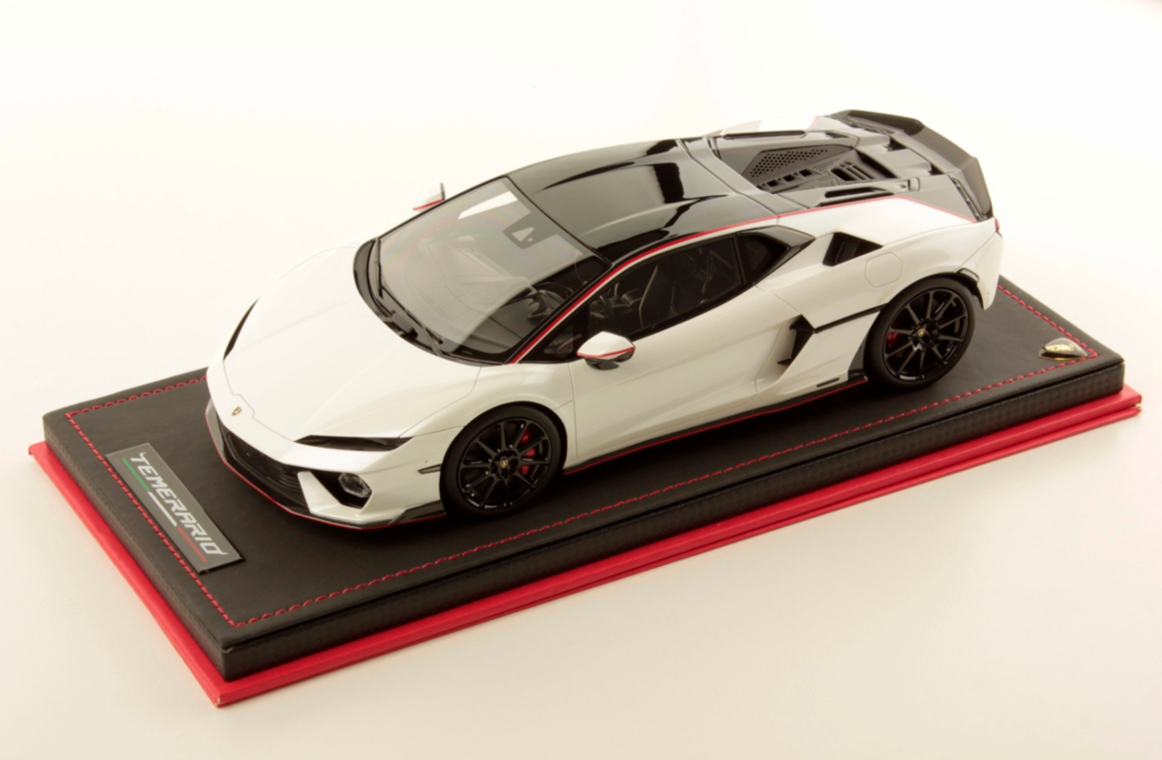 Lamborghini Temerario Alleggerita Package - Balloon White - 1:18