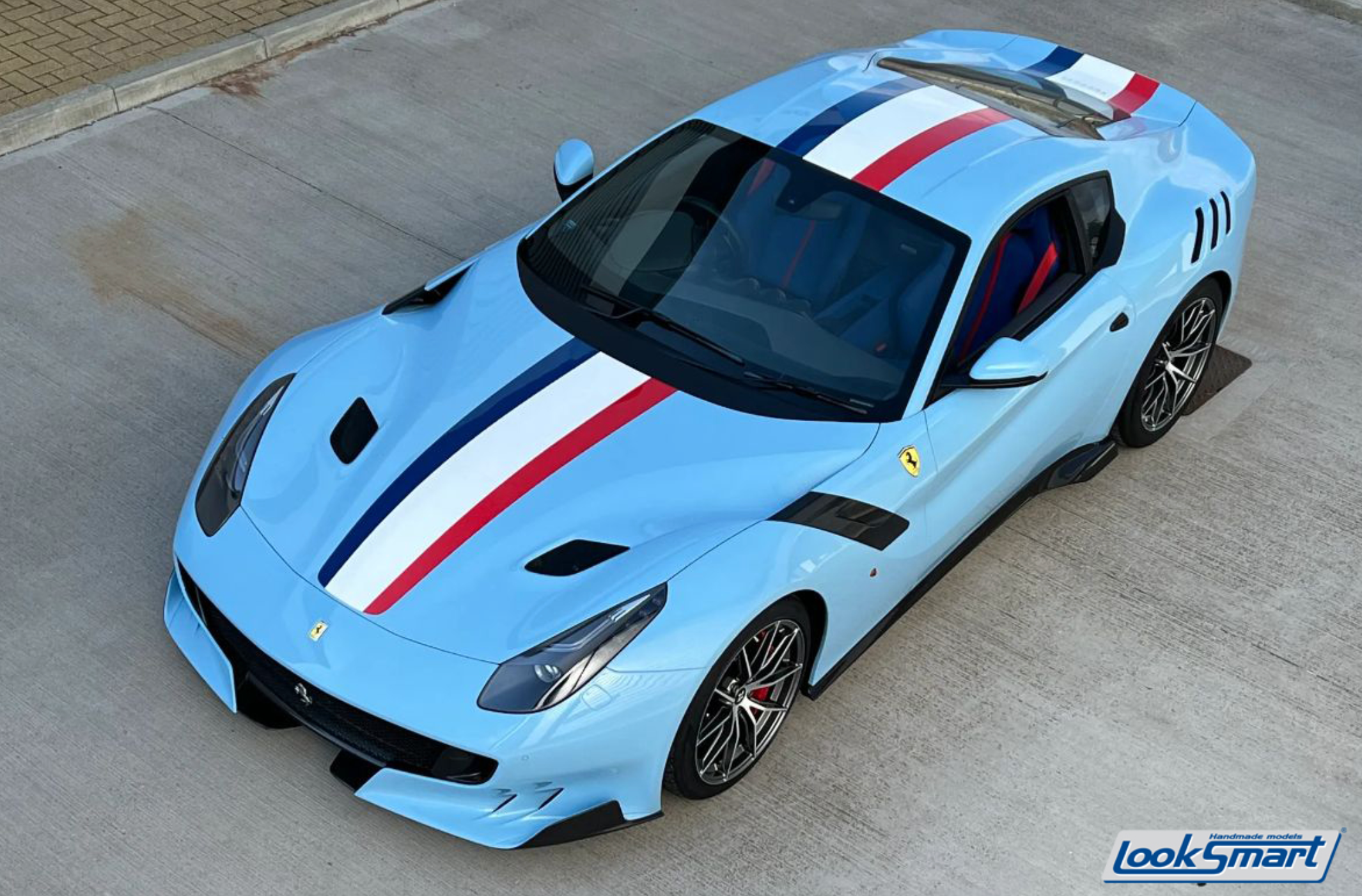 Ferrari F12tdf - Azzurro La Plata with French livery - 1:12