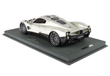 Load image into Gallery viewer, Pagani Utopia - Grey Rinascimento - OPT Carbon fiber - 1:18
