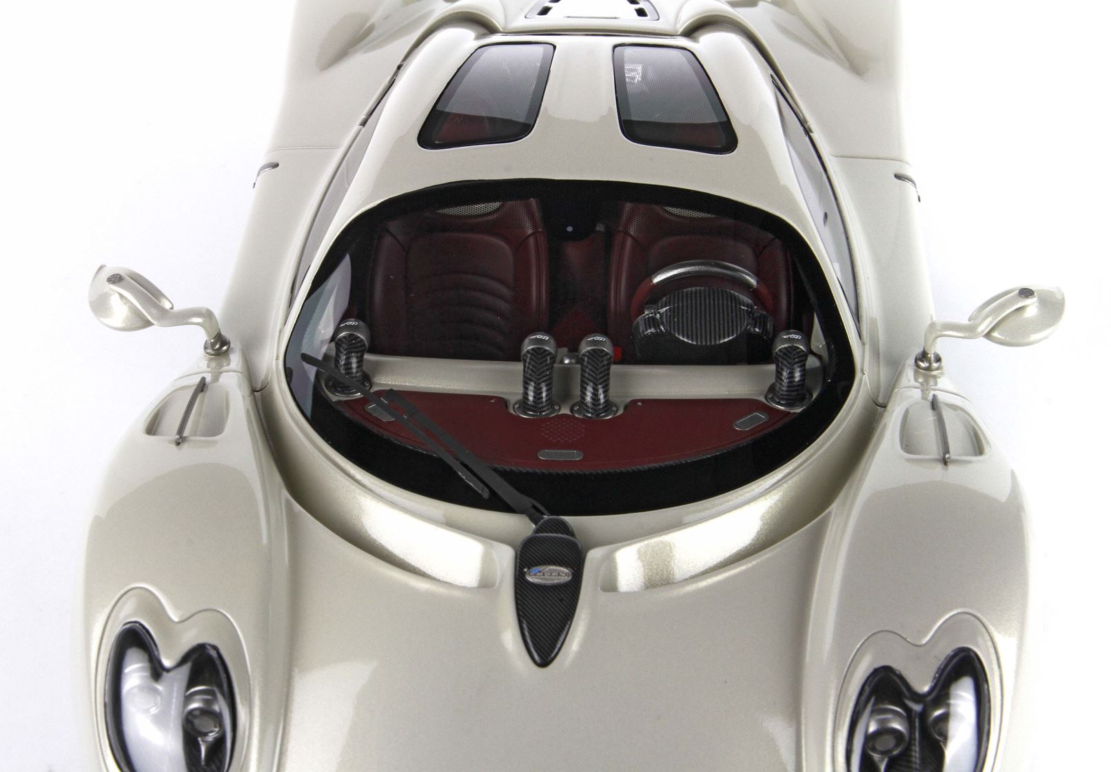 Pagani Utopia - Grey Rinascimento - OPT Carbon fiber - 1:18