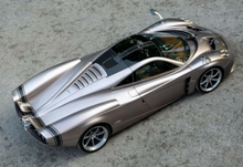 Load image into Gallery viewer, Pagani Codalunga - Iridescent Bronzo Aymara - 1:18
