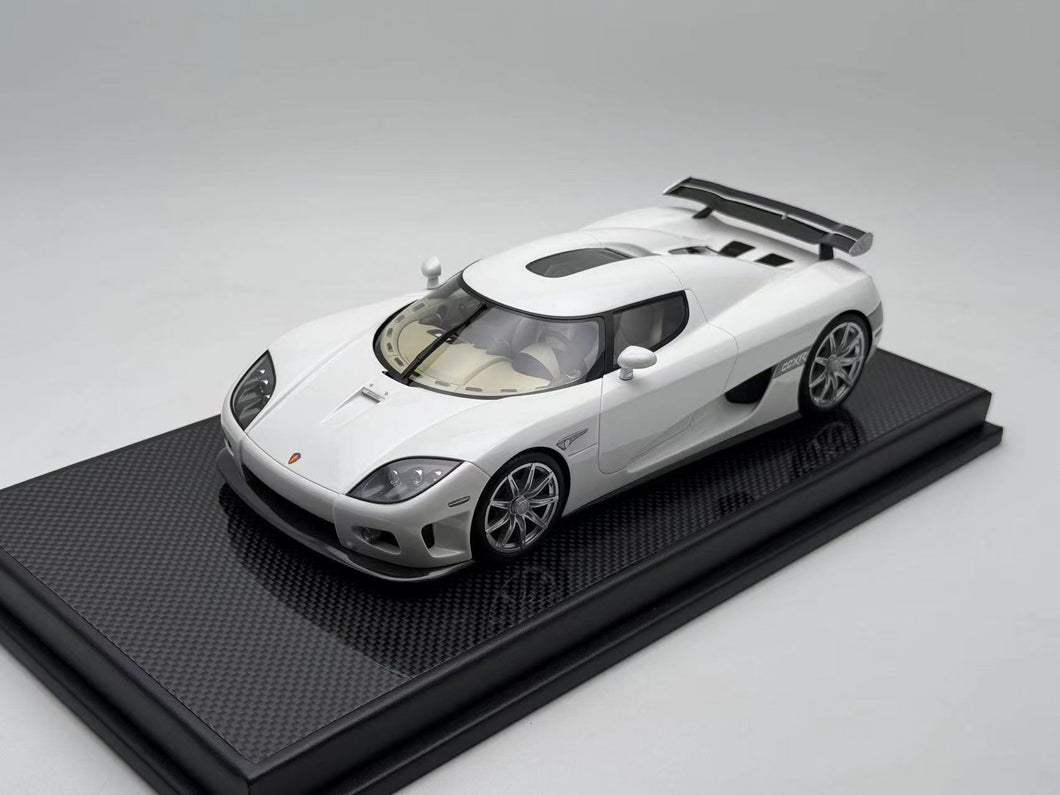 Koenigsegg CCXR - Pearl White - 1:18