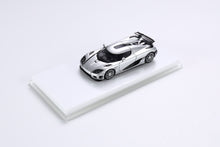 Load image into Gallery viewer, Koenigsegg CCXR - Silver - 1:64
