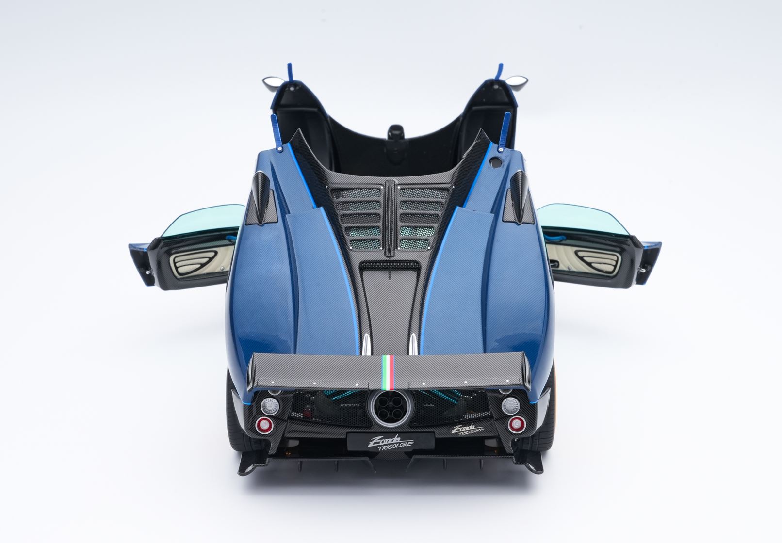 Pagani Zonda Tricolore diecast full open - 1:18