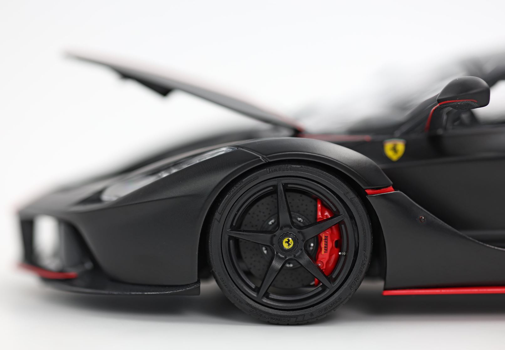 Ferrari LaFerrari - Fernando Alonso spec matte black with red stripes OPEN PARTS - 1:18