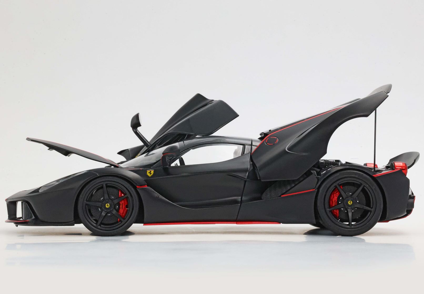 Ferrari LaFerrari - Fernando Alonso spec matte black with red stripes OPEN PARTS - 1:18