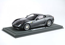 Load image into Gallery viewer, Ferrari 599 GTB - Silverstone Grey black interior - 1:18
