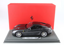 Load image into Gallery viewer, Ferrari 599 GTB - Silverstone Grey black interior - 1:18
