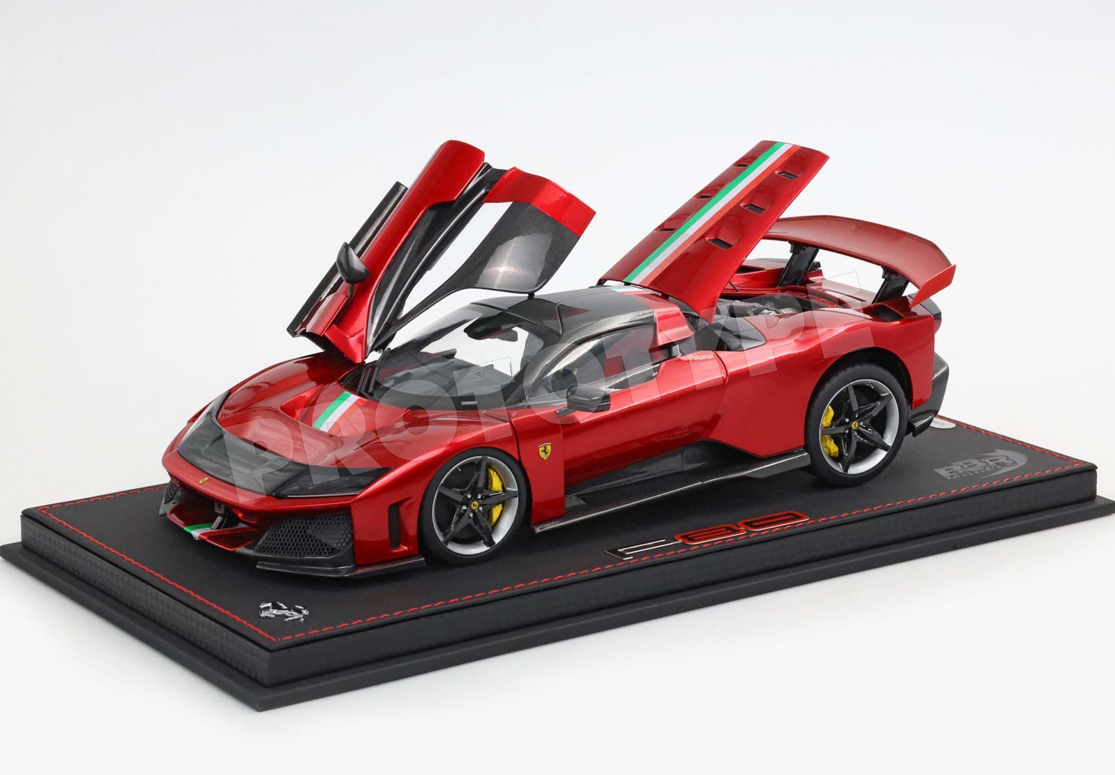 Ferrari F80 - Rosso Supercar with Italian stripe diecast open parts - 1:18