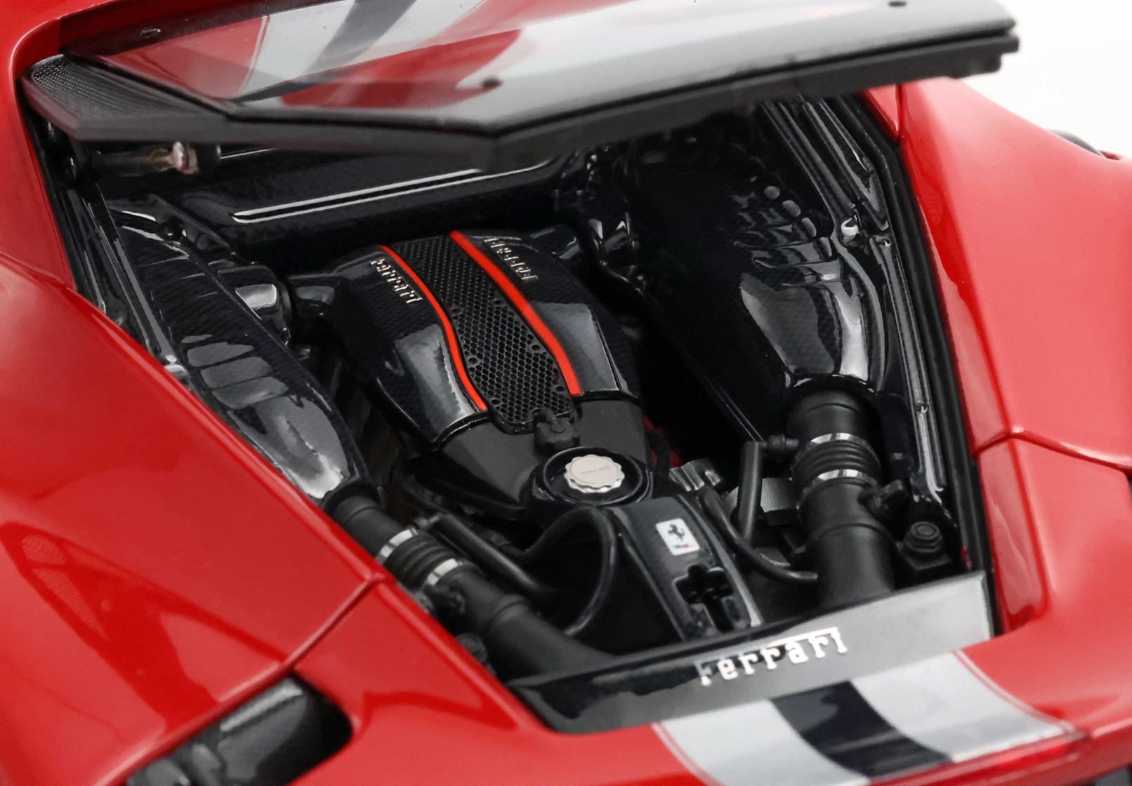 Ferrari 488 Pista Spider - Rosso Corsa with stripe OPEN PARTS - 1:18