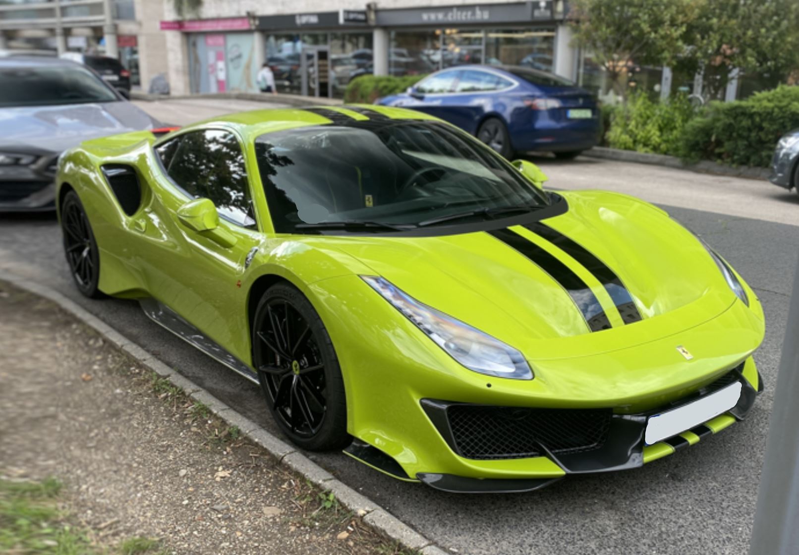 Ferrari 488 Pista - Verde Germoglio - 1:18