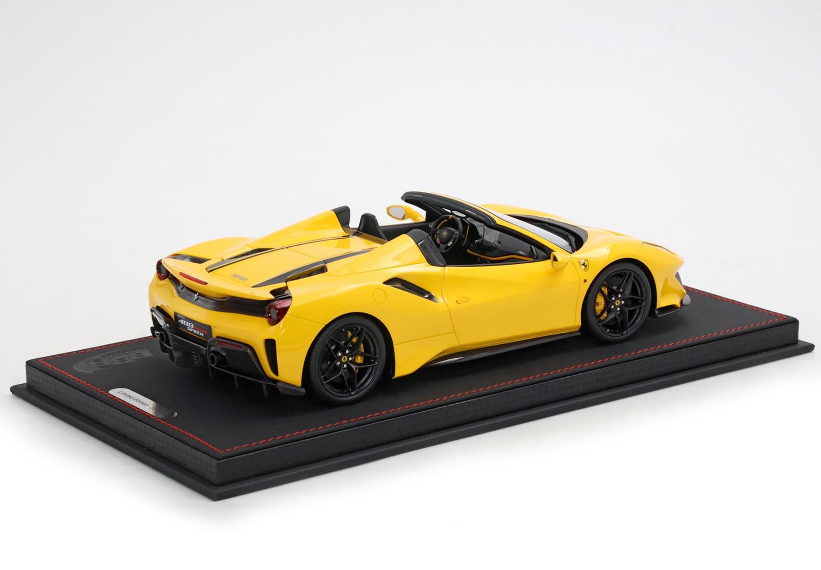 Ferrari 488 Pista Spider - Giallo Modena with two black stripes - 1:18