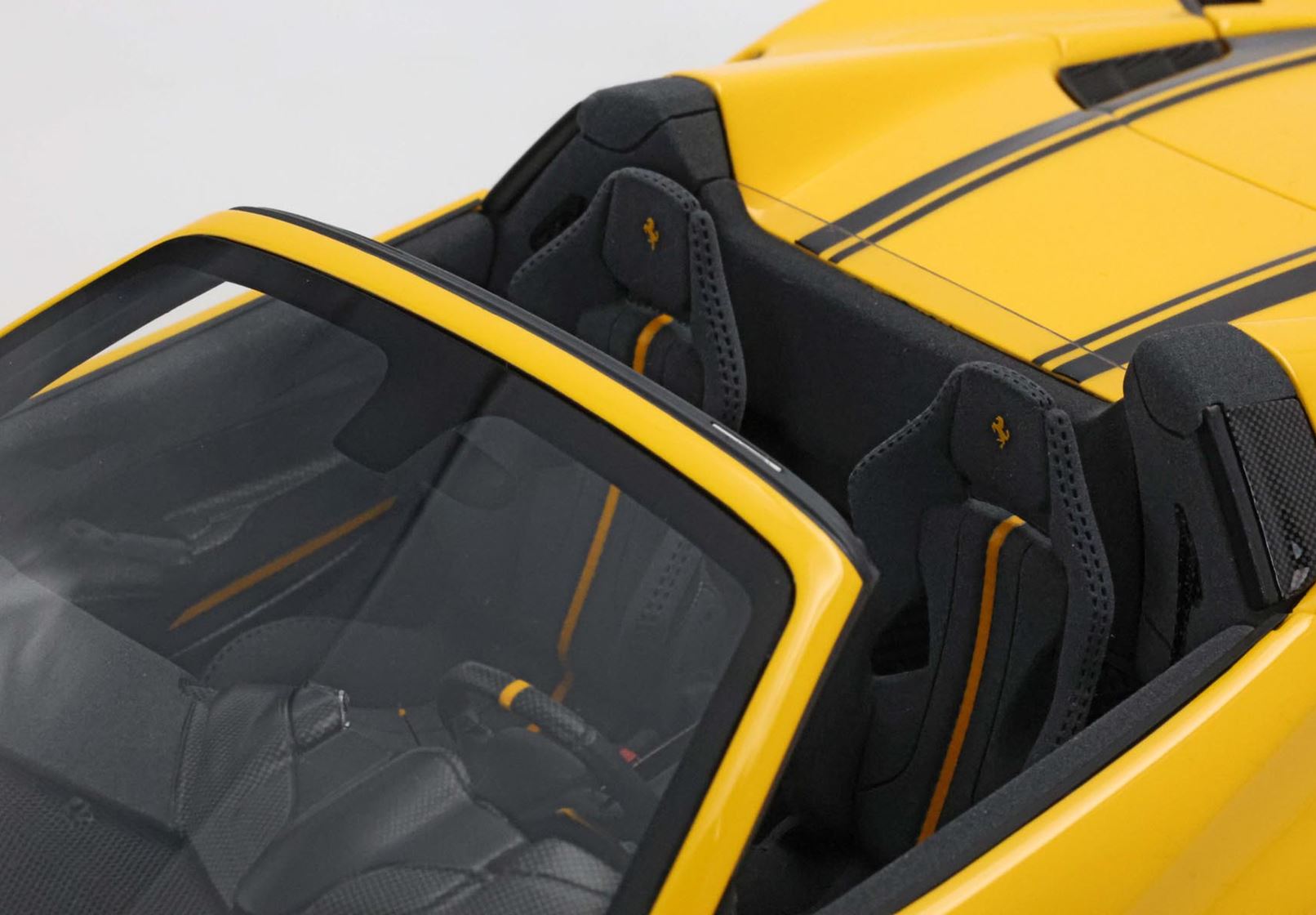 Ferrari 488 Pista Spider - Giallo Modena with two black stripes - 1:18