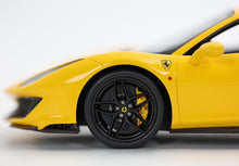 Load image into Gallery viewer, Ferrari 488 Pista Spider - Giallo Modena with two black stripes - 1:18
