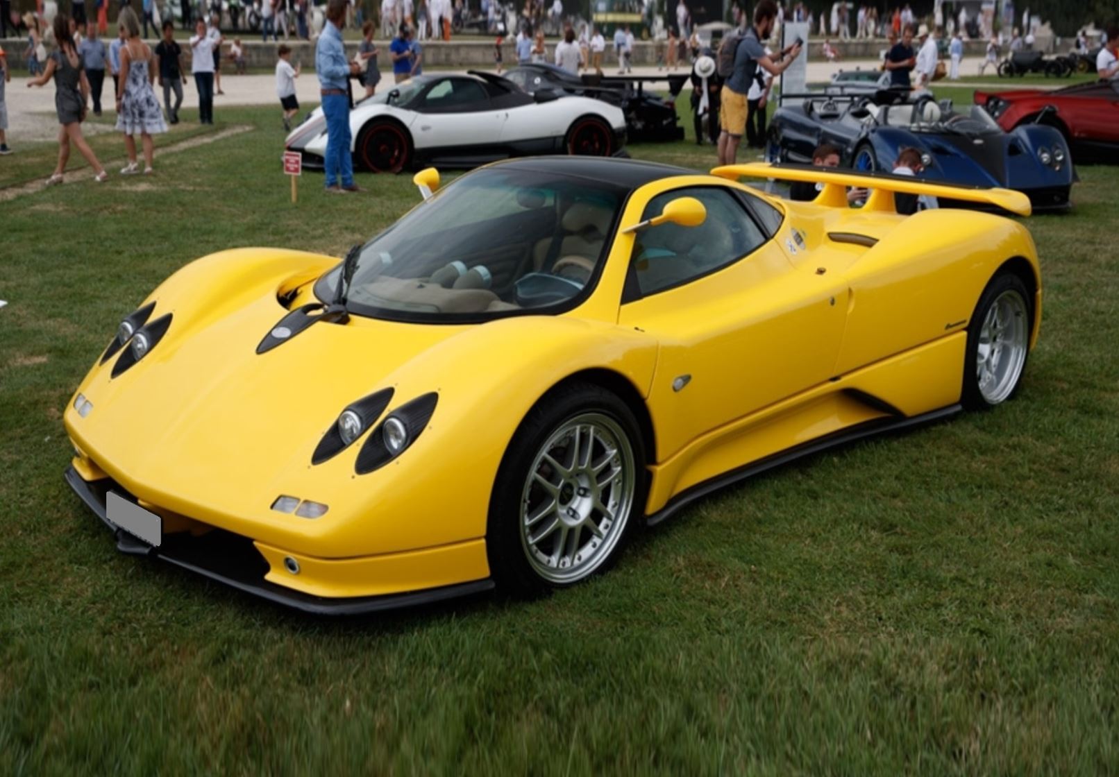 Pagani Zonda C12 - yellow - 1:18