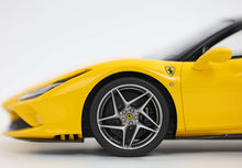 Load image into Gallery viewer, Ferrari F8 Tributo - Giallo Modena with black roof - 1:18
