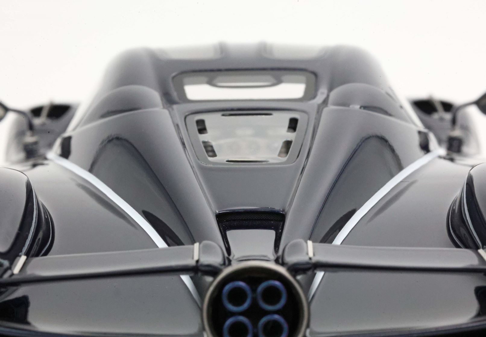 Pagani Utopia - Blu Midnight glossy - 1:18