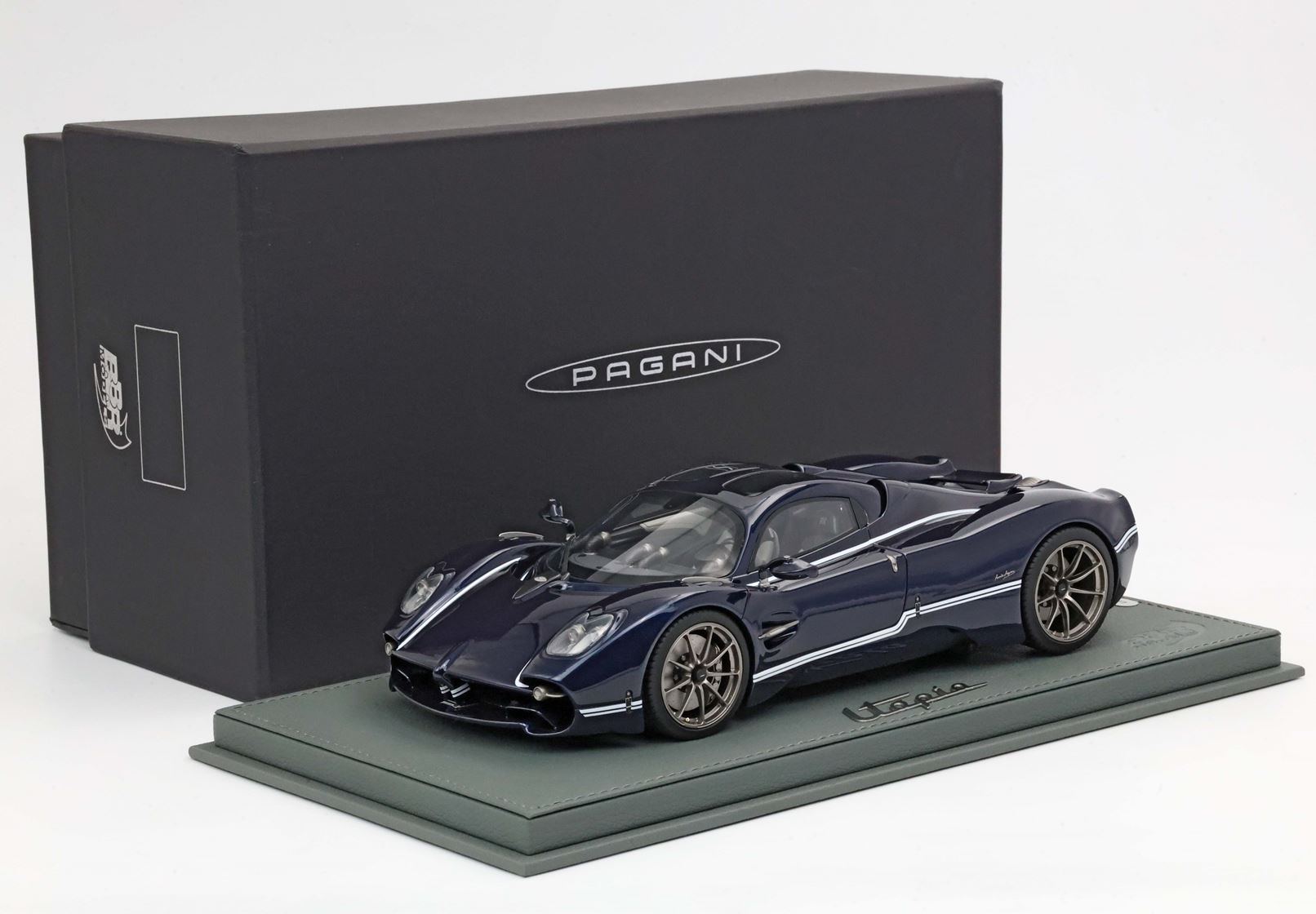 Pagani Utopia - Blu Midnight glossy - 1:18