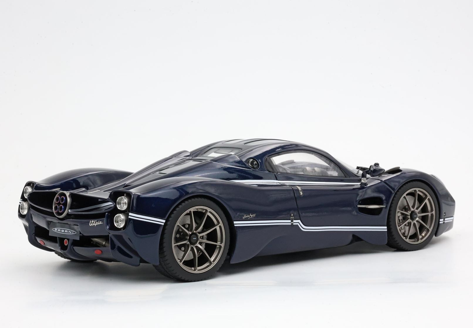 Pagani Utopia - Blu Midnight glossy - 1:18