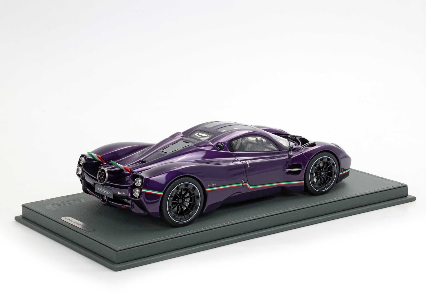 Pagani Utopia - Viola Hong Kong new version - 1:18