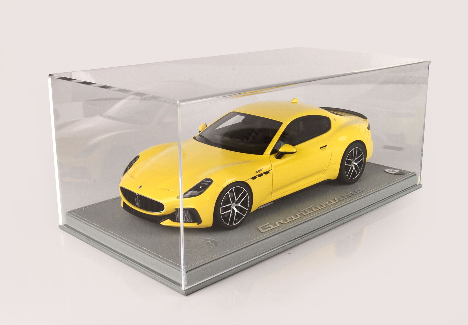 Maserati Granturismo Trofeo - Giallo Corse - 1:18