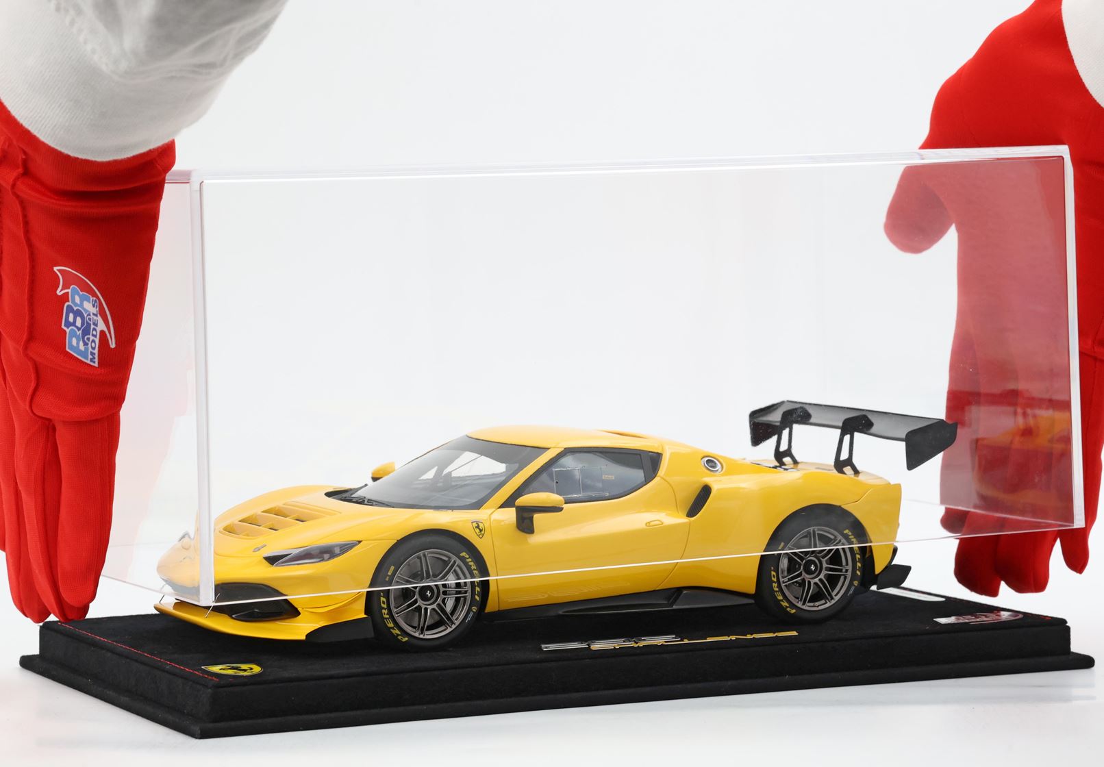Ferrari 296 Challenge - Giallo Modena - 1:18
