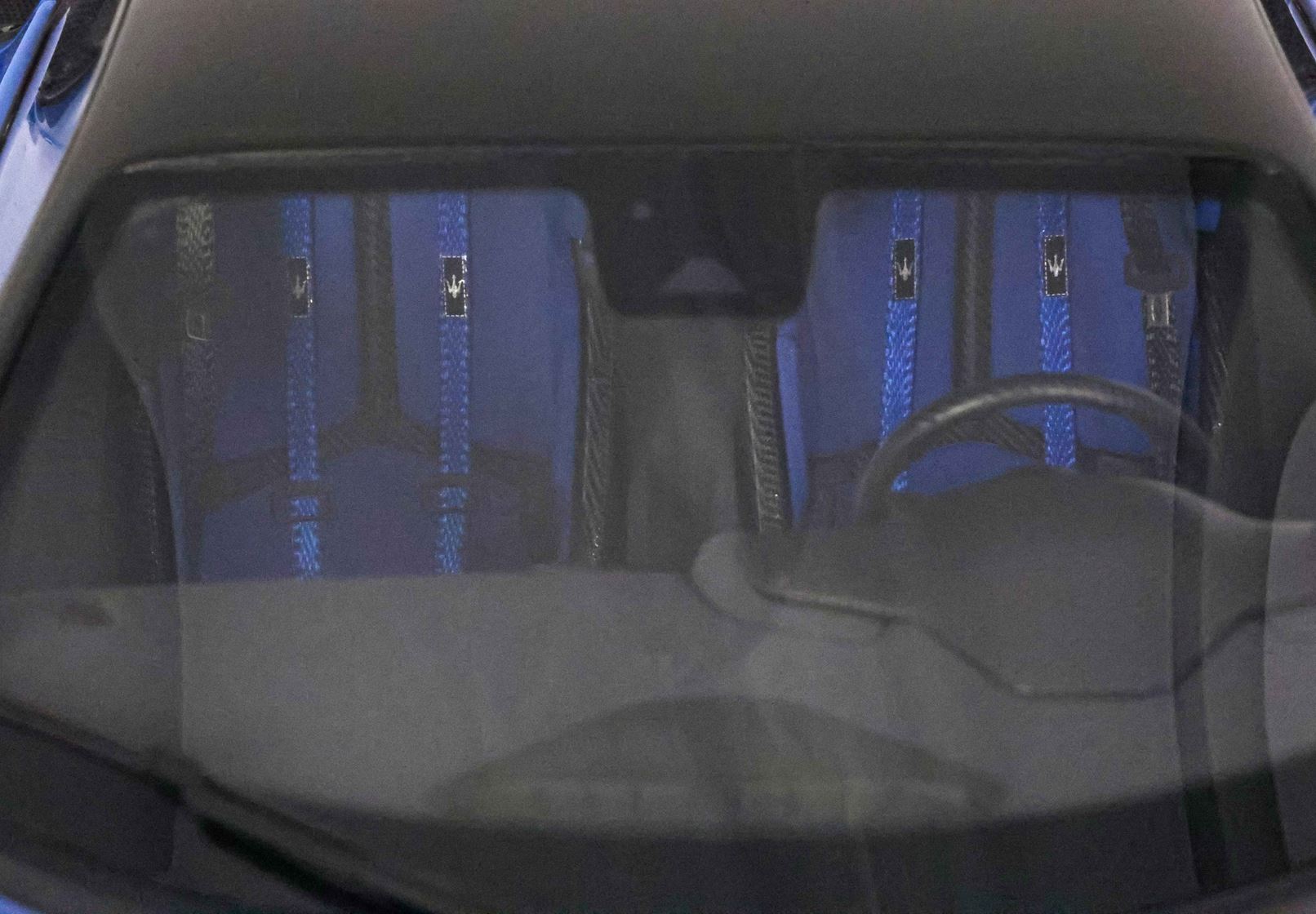 Maserati GT2 Stradale - Blu Infinito with Italian stripe - 1:18