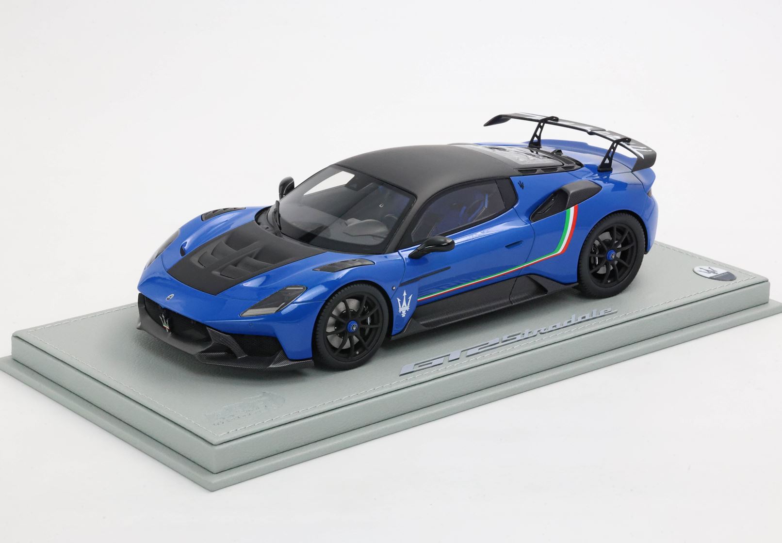 Maserati GT2 Stradale - Blu Infinito with Italian stripe - 1:18