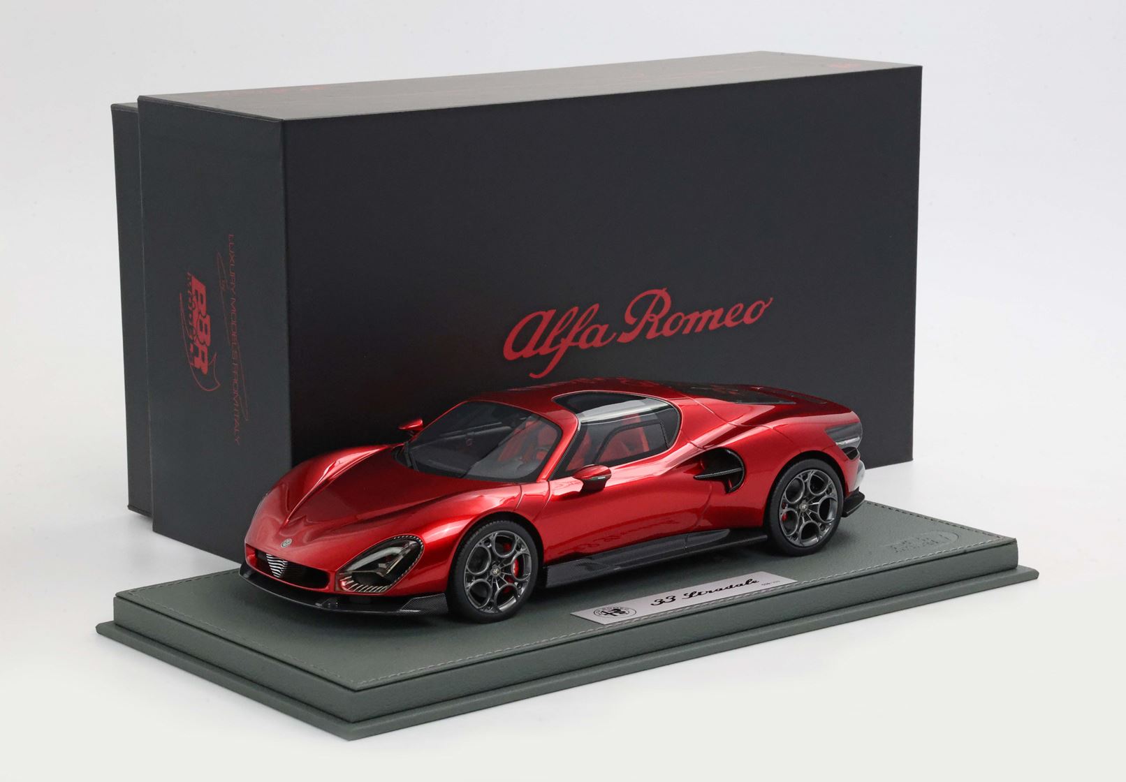 Alfa Romeo 33 Stradale - Red Villa D'Este - 1:18