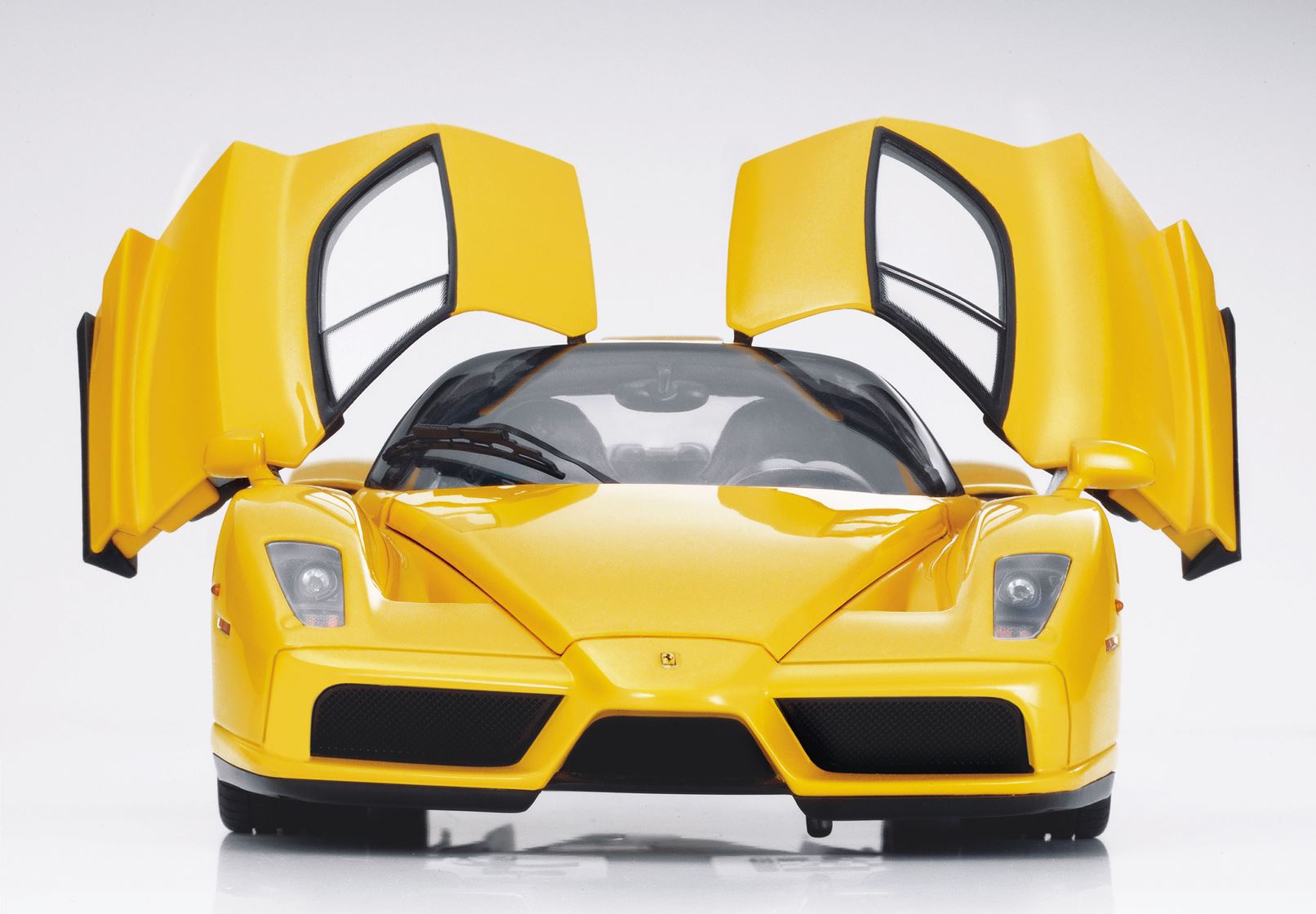 Ferrari Enzo open parts - Giallo Modena with silver wheels - 1:18