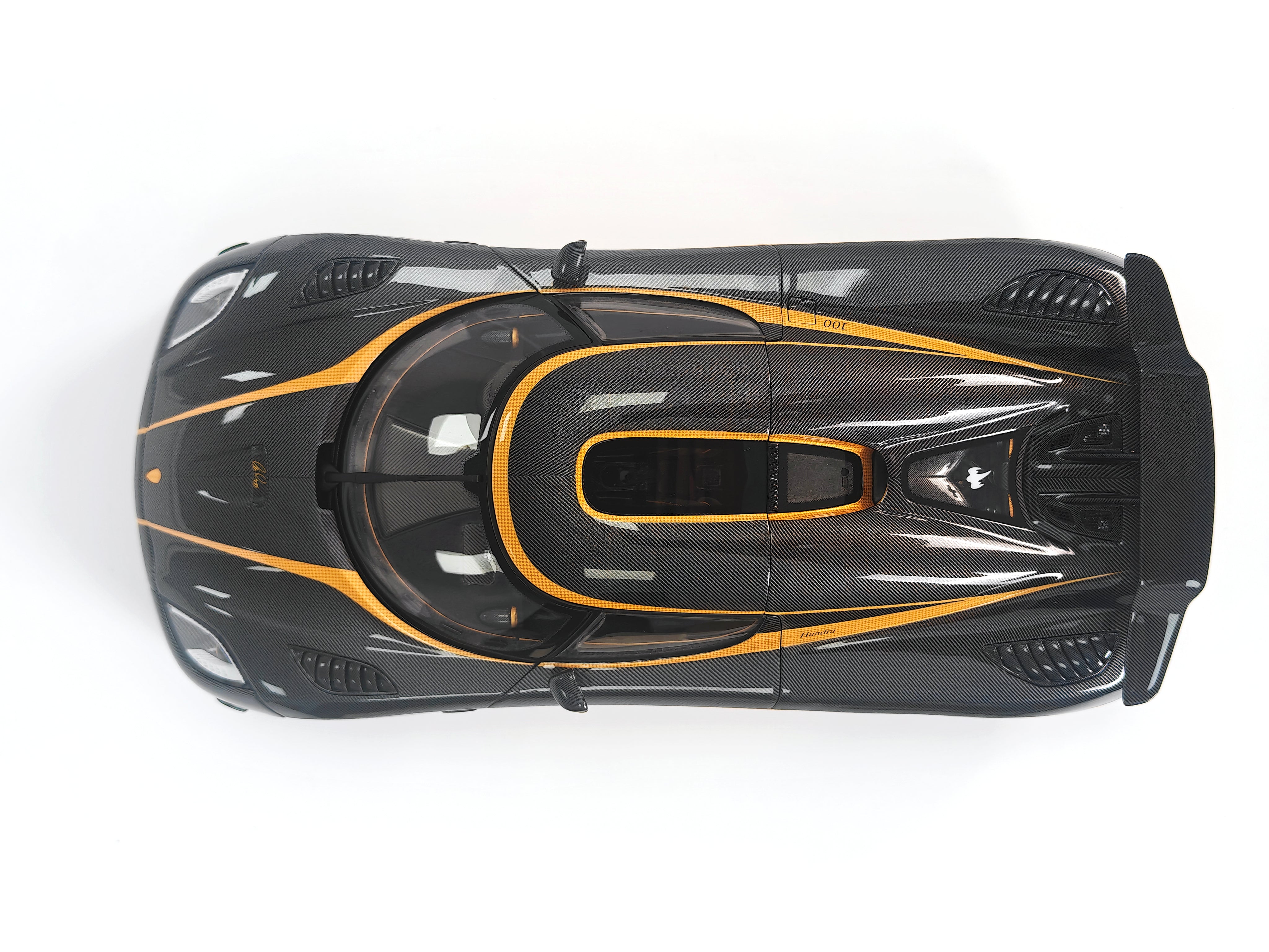 Koenigsegg Agera S - Hundra carbon gold OPEN PARTS - 1:18
