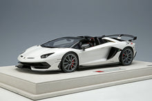 Load image into Gallery viewer, Lamborghini Aventador SVJ Roadster - pearl white - 1:18

