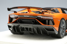 Load image into Gallery viewer, Lamborghini Aventador SVJ Roadster - Arancio Atlas - 1:18
