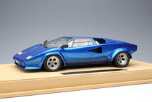 Load image into Gallery viewer, Lamborghini Countach LP5000S 1982 - metallic blue - 1:18
